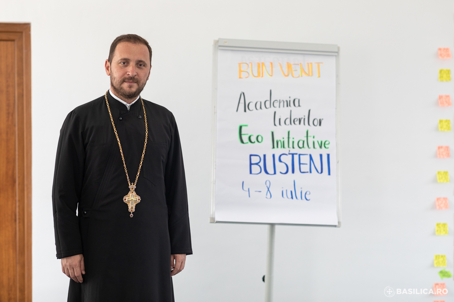 Pr. Ciprian Ioniță a inaugurat luni, 4 iulie 2022, Academia Liderilor Eco-Inițiative, tabără de educație ecologică desfășurată la Mănăstirea Caraiman în perioada 4-8 iulie 2022. Foto: Basilica.ro / Raluca Ene